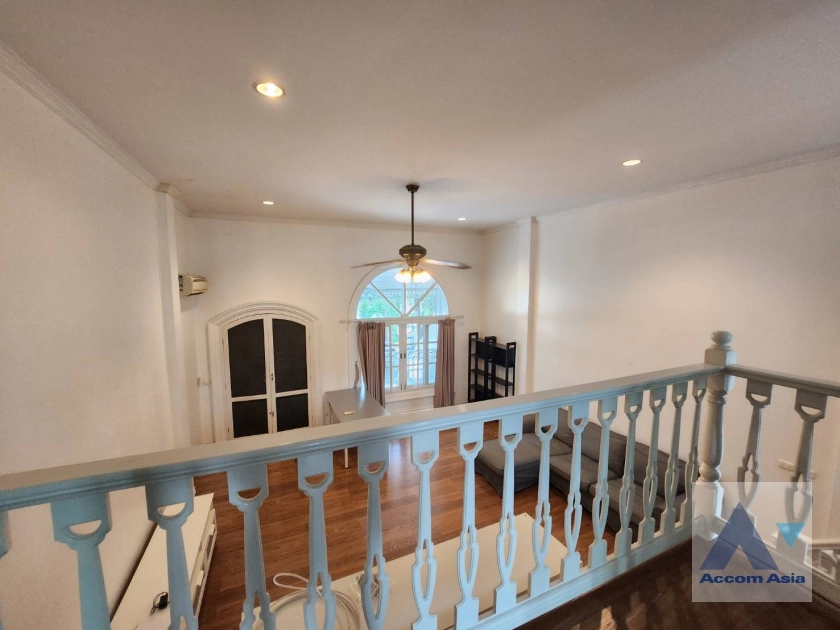 11  3 br Townhouse for rent and sale in Bang Na ,Bangkok BTS Bearing at Fantasia Villa 2 AA36262
