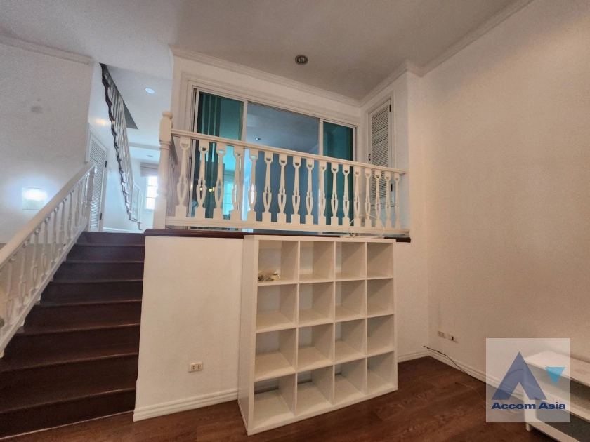 13  3 br Townhouse for rent and sale in Bang Na ,Bangkok BTS Bearing at Fantasia Villa 2 AA36262