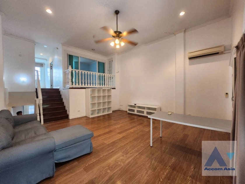 4  3 br Townhouse for rent and sale in Bang Na ,Bangkok BTS Bearing at Fantasia Villa 2 AA36262