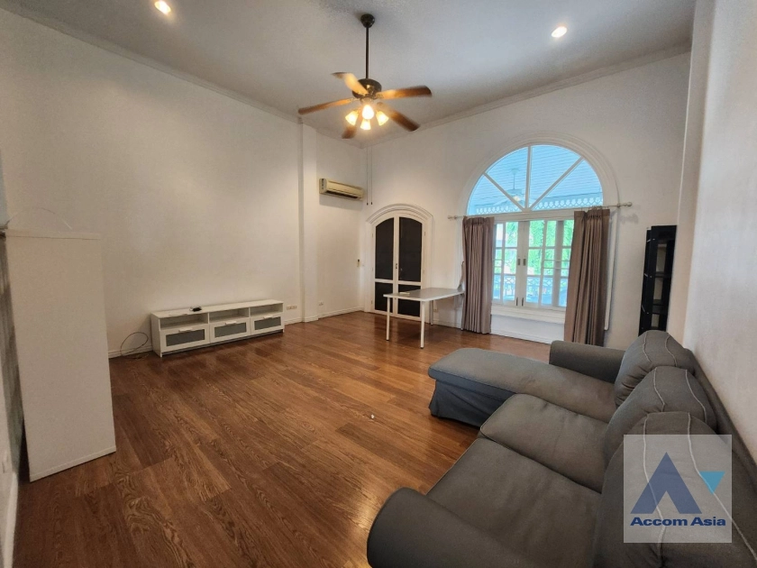  1  3 br Townhouse for rent and sale in Bang Na ,Bangkok BTS Bearing at Fantasia Villa 2 AA36262