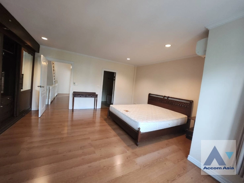 16  3 br Townhouse for rent and sale in Bang Na ,Bangkok BTS Bearing at Fantasia Villa 2 AA36262