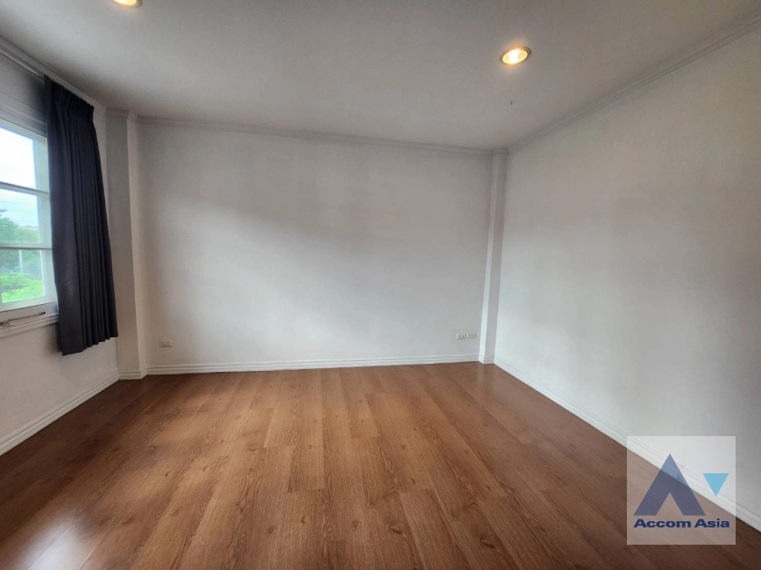 19  3 br Townhouse for rent and sale in Bang Na ,Bangkok BTS Bearing at Fantasia Villa 2 AA36262