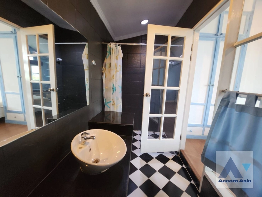 27  3 br Townhouse for rent and sale in Bang Na ,Bangkok BTS Bearing at Fantasia Villa 2 AA36262