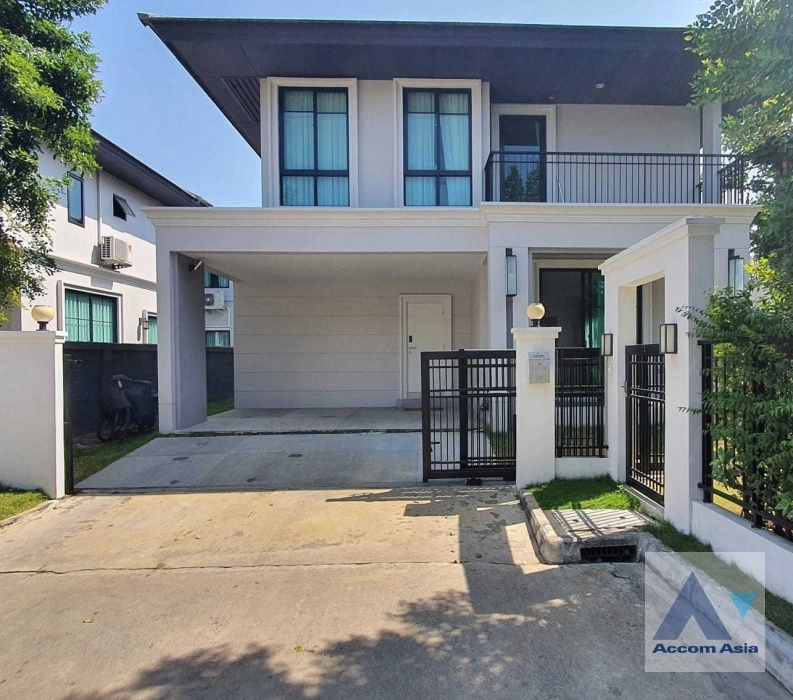  4 Bedrooms  House For Rent in Pattanakarn, Bangkok  near ARL Hua Mak (AA36274)