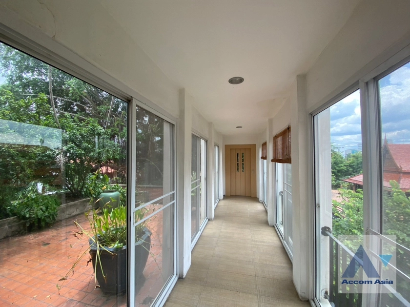 19  6 br House for rent and sale in Phaholyothin ,Bangkok  AA36278