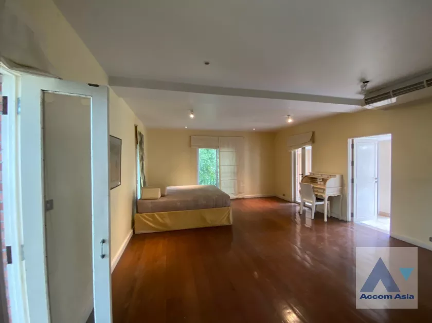 10  5 br House for rent and sale in phaholyothin ,Bangkok  AA36278