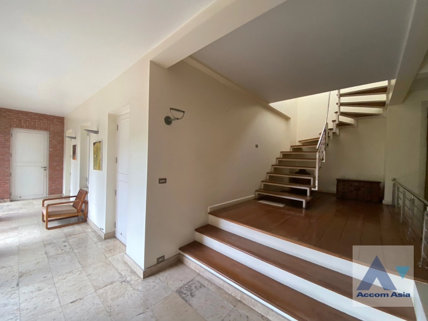 8  6 br House for rent and sale in Phaholyothin ,Bangkok  AA36278