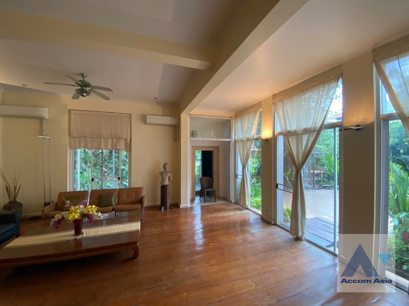  1  6 br House for rent and sale in Phaholyothin ,Bangkok  AA36278