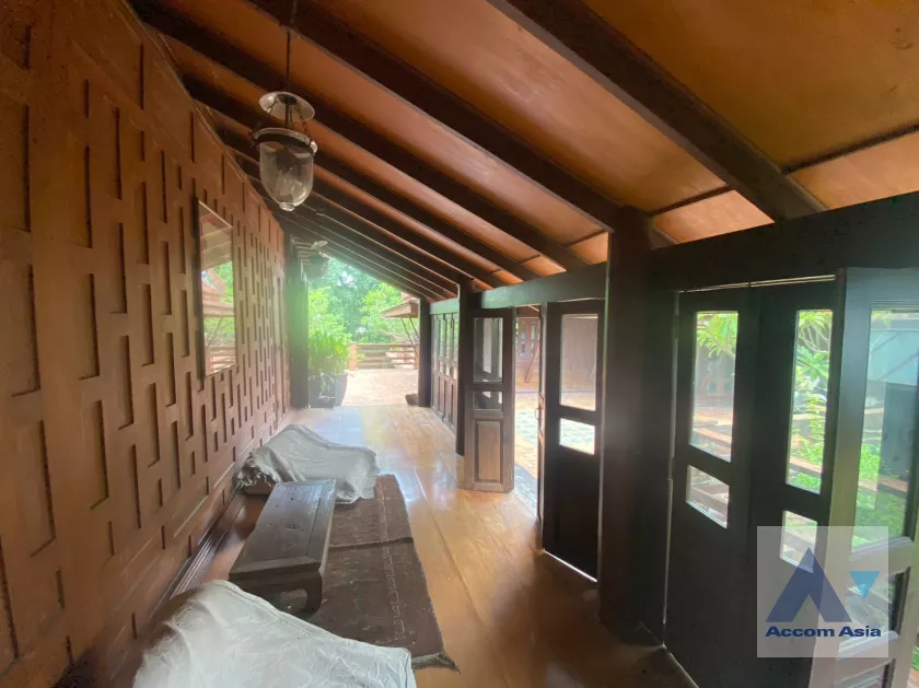 17  6 br House For Sale in Phaholyothin ,Bangkok  AA36279