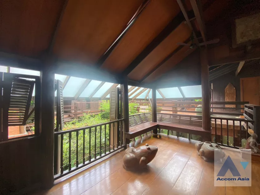 32  6 br House For Sale in Phaholyothin ,Bangkok  AA36279