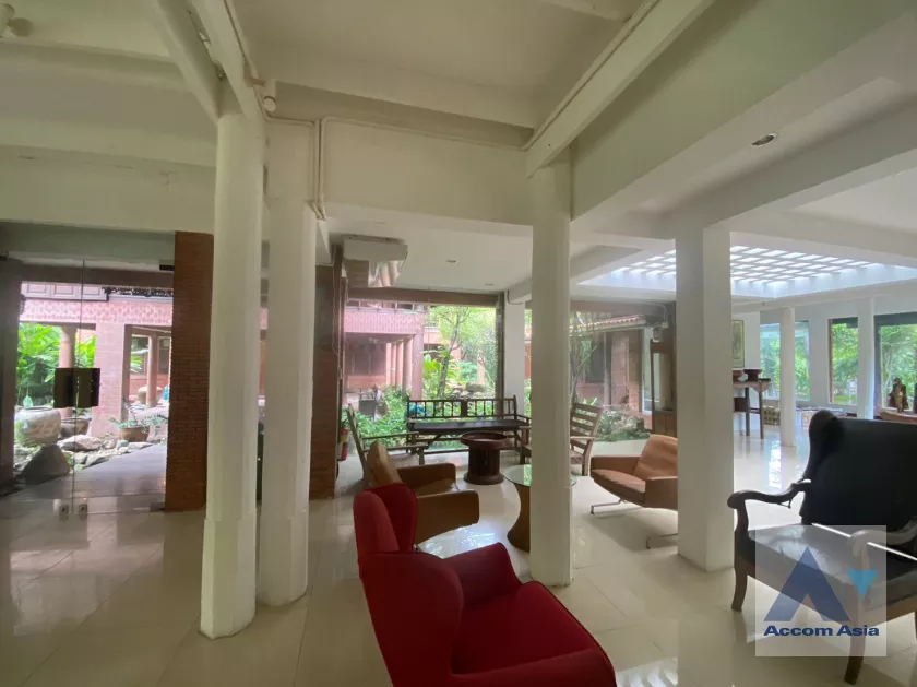  1  6 br House For Sale in Phaholyothin ,Bangkok  AA36279