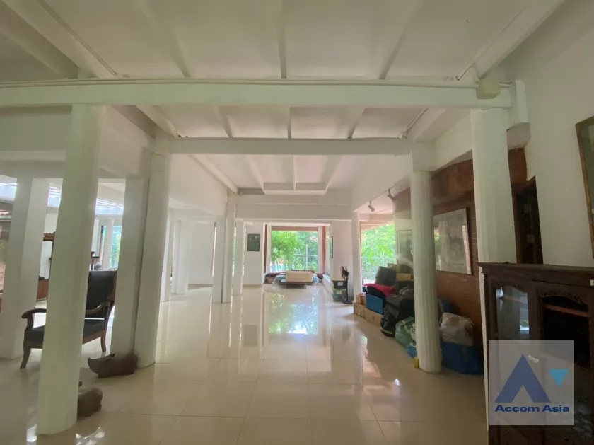 4  6 br House For Sale in Phaholyothin ,Bangkok  AA36279