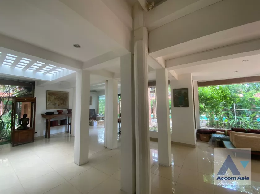 5  6 br House For Sale in Phaholyothin ,Bangkok  AA36279