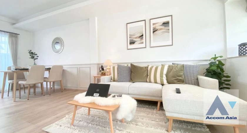 unit 3 Bedrooms  Townhouse For Rent & Sale in Pattanakarn, Bangkok  near BTS Udomsuk (AA36298)