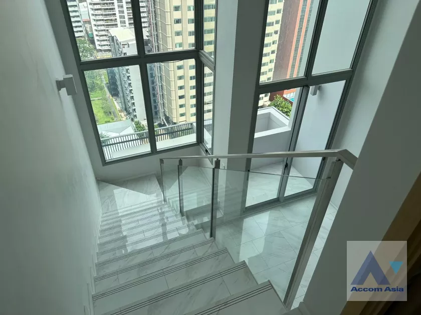 Duplex Condo | HYDE Sukhumvit 11 Condominium  1 Bedroom for Sale BTS Nana in Sukhumvit Bangkok