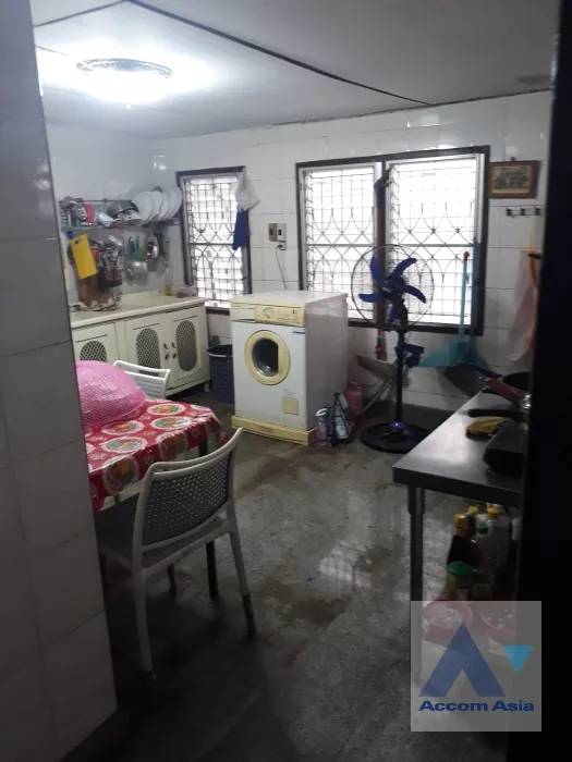 5  5 br House For Sale in Latkrabang ,Bangkok ARL Hua Mak AA36318
