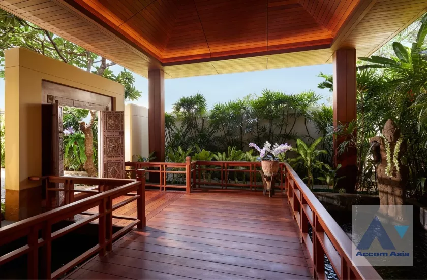 9  5 br House For Sale in Sukhumvit ,Bangkok BTS Phrom Phong AA36319