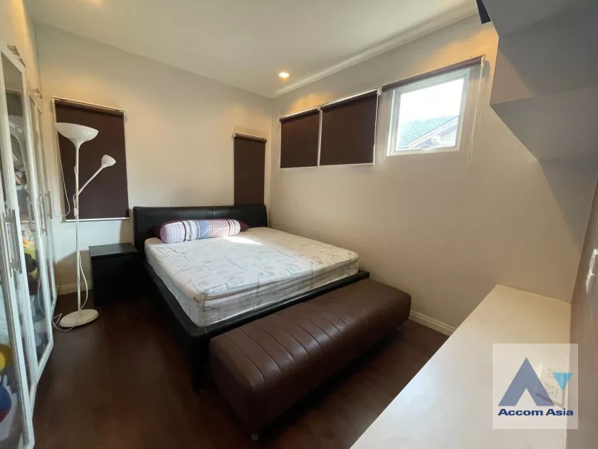 7  3 br House For Sale in Ratchadapisek ,Bangkok  at House AA36320