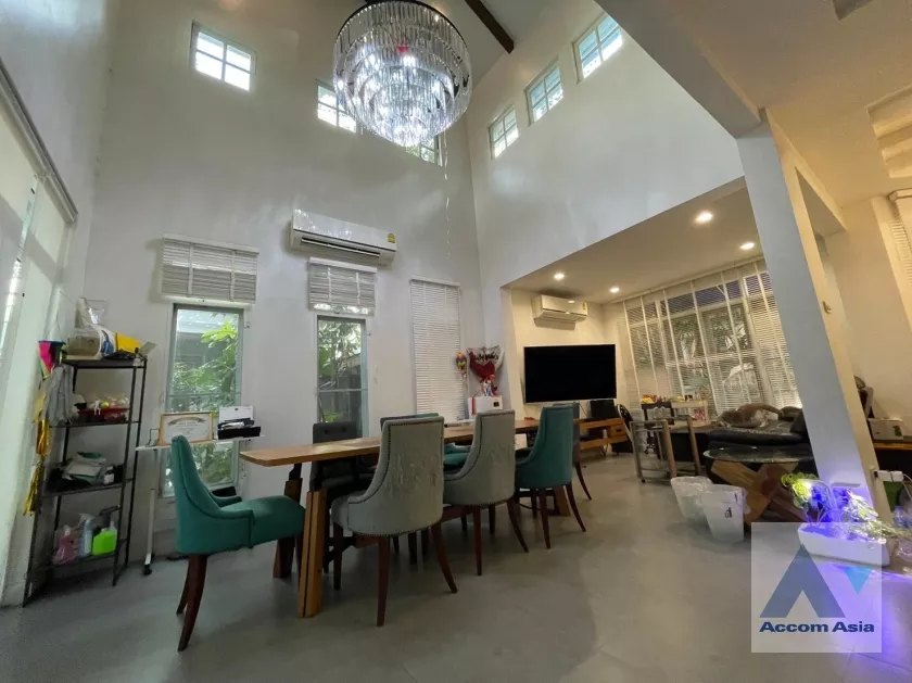  1  4 br House For Sale in Ratchadapisek ,Bangkok  at House AA36322
