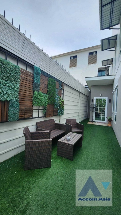 38  3 br House for rent and sale in Sukhumvit ,Bangkok BTS On Nut at Bless Town AA36323