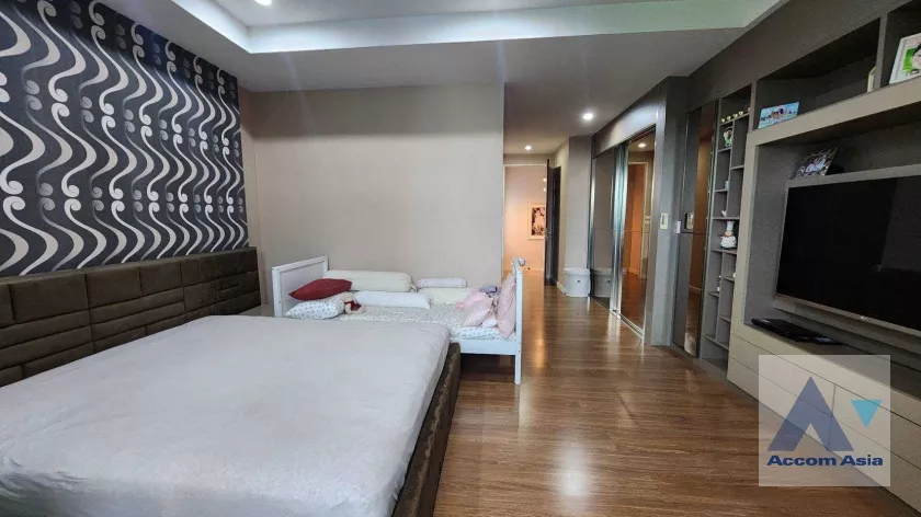 15  3 br House For Sale in Sukhumvit ,Bangkok BTS On Nut at Bless Town AA36323
