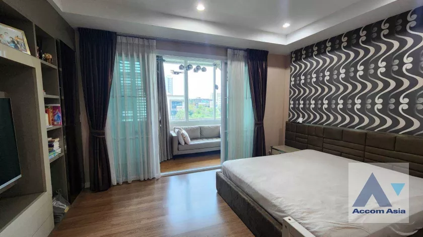 14  3 br House For Sale in Sukhumvit ,Bangkok BTS On Nut at Bless Town AA36323