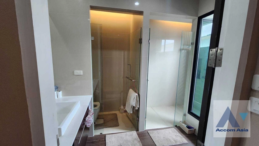 28  3 br House for rent and sale in Sukhumvit ,Bangkok BTS On Nut at Bless Town AA36323