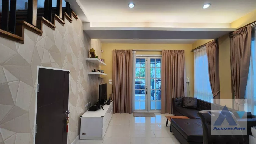 33  3 br House For Sale in Sukhumvit ,Bangkok BTS On Nut at Bless Town AA36323