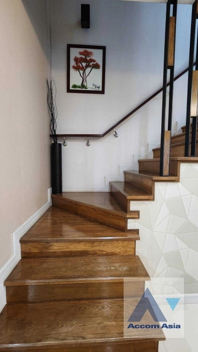 11  3 br House for rent and sale in Sukhumvit ,Bangkok BTS On Nut at Bless Town AA36323