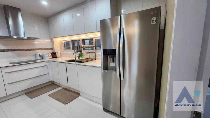 35  3 br House For Sale in Sukhumvit ,Bangkok BTS On Nut at Bless Town AA36323