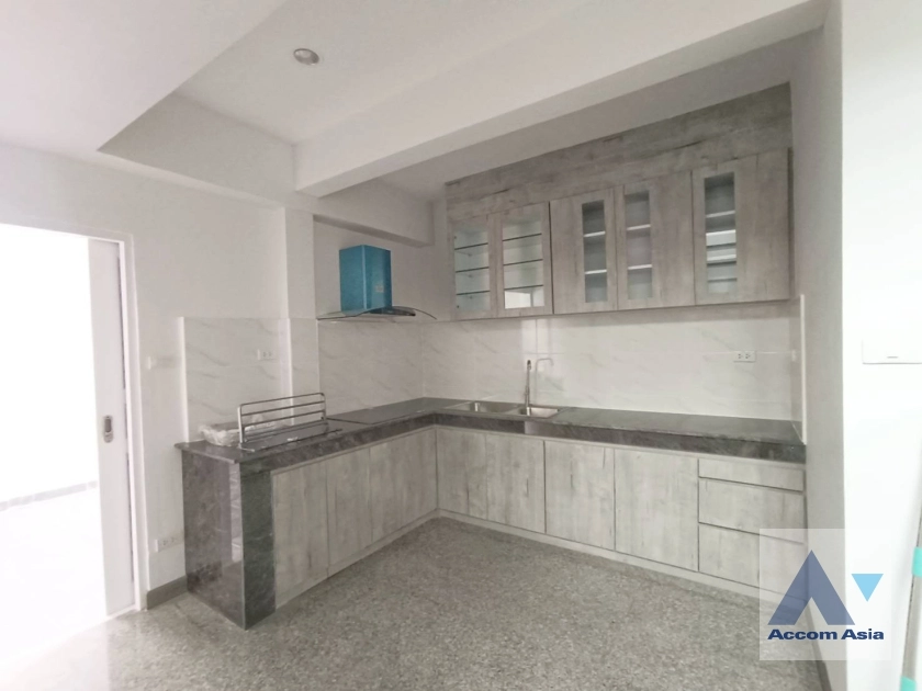 14  3 br House For Rent in Sukhumvit ,Bangkok BTS Ekkamai AA36328