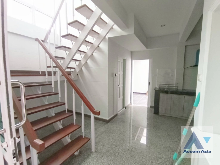 9  3 br House For Rent in Sukhumvit ,Bangkok BTS Ekkamai AA36328