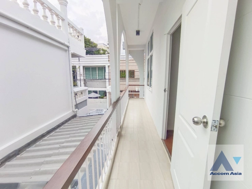 13  3 br House For Rent in Sukhumvit ,Bangkok BTS Ekkamai AA36328