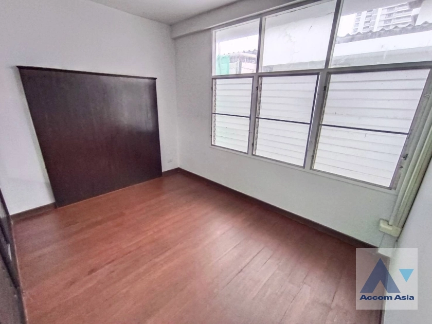 6  3 br House For Rent in Sukhumvit ,Bangkok BTS Ekkamai AA36328