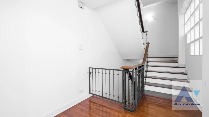 13  4 br House For Rent in Sukhumvit ,Bangkok BTS Thong Lo at Baan Klang Krung Thonglor AA36345