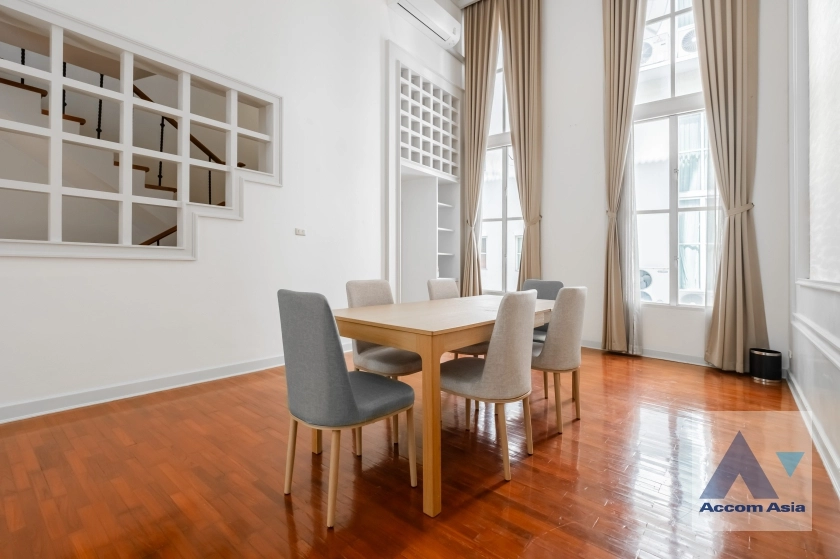 unitFully Furnished |  4 Bedrooms  House For Rent in Sukhumvit, Bangkok  near BTS Thong Lo (AA36345)