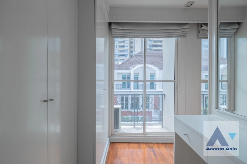 30  4 br House For Rent in Sukhumvit ,Bangkok BTS Thong Lo at Baan Klang Krung Thonglor AA36345