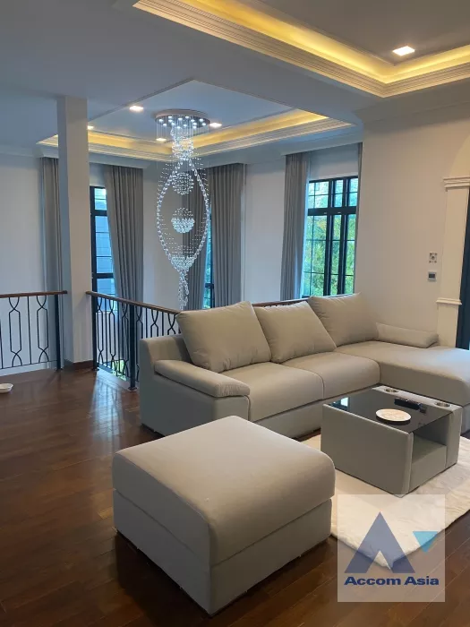  4 Bedrooms  House For Rent in Pattanakarn, Bangkok  near BTS Udomsuk (AA36349)