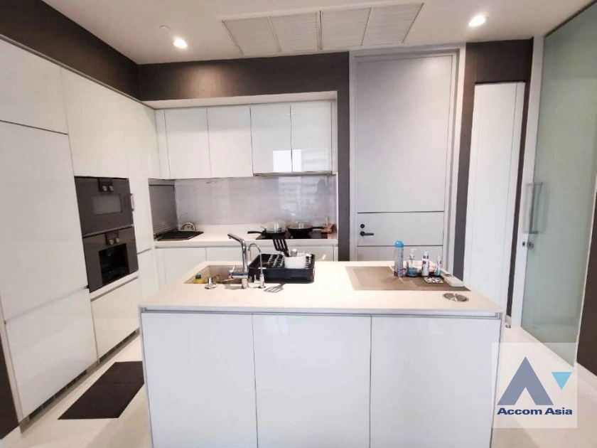 unit 2 Bedrooms  Condominium For Sale in Sukhumvit, Bangkok  near BTS Phrom Phong (AA36351)