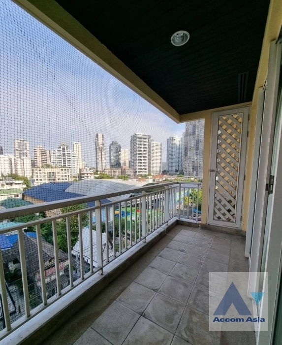  3 Bedrooms  Condominium For Rent in Sukhumvit, Bangkok  near BTS Phrom Phong (AA36365)