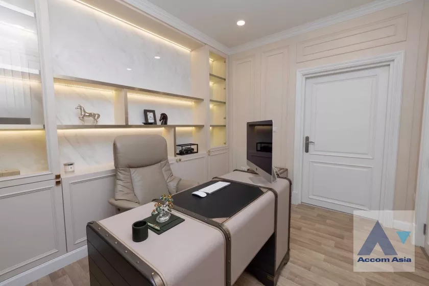 10  4 br House For Sale in Samutprakan ,Samutprakan  at House AA36367