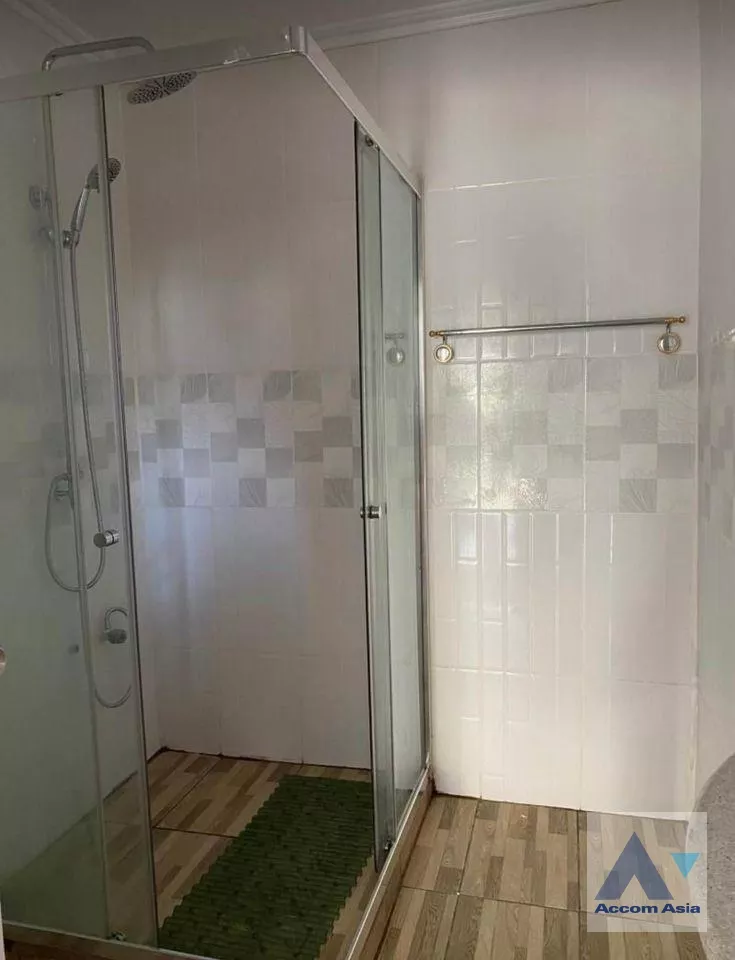 7  3 br House For Sale in Pattanakarn ,Bangkok ARL Ban Thap Chang AA36368