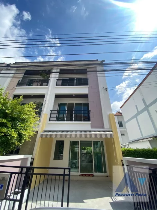  3 Bedrooms  House For Sale in Pattanakarn, Bangkok  (AA36369)