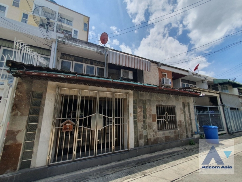 unit 2 Bedrooms  Townhouse For Sale in Sukhumvit, Bangkok  near BTS Phra khanong (AA36380)