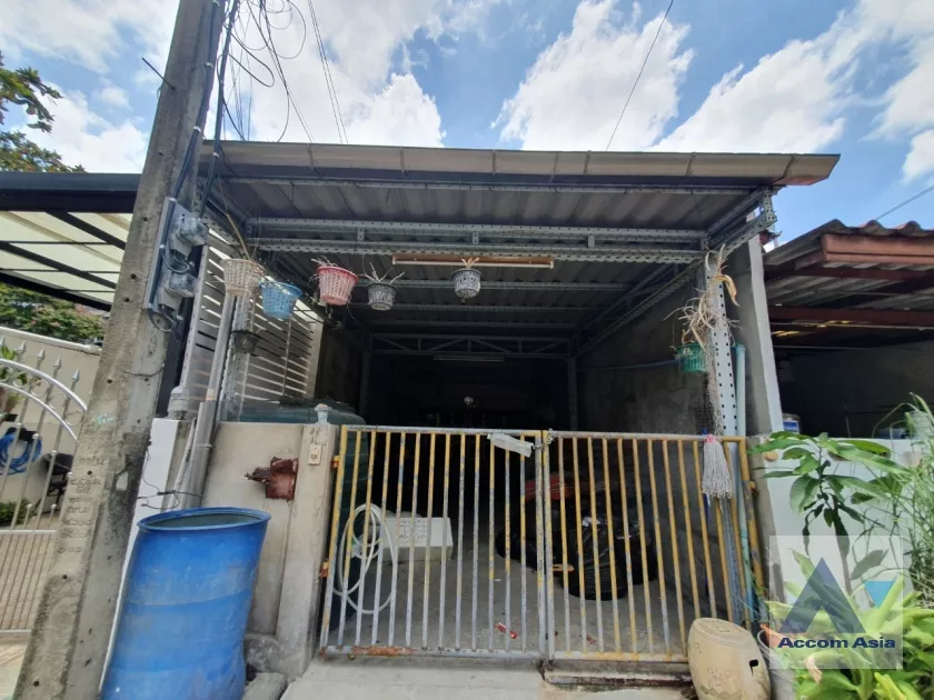  2 Bedrooms  House For Sale in Sukhumvit, Bangkok  near BTS Phra khanong (AA36381)