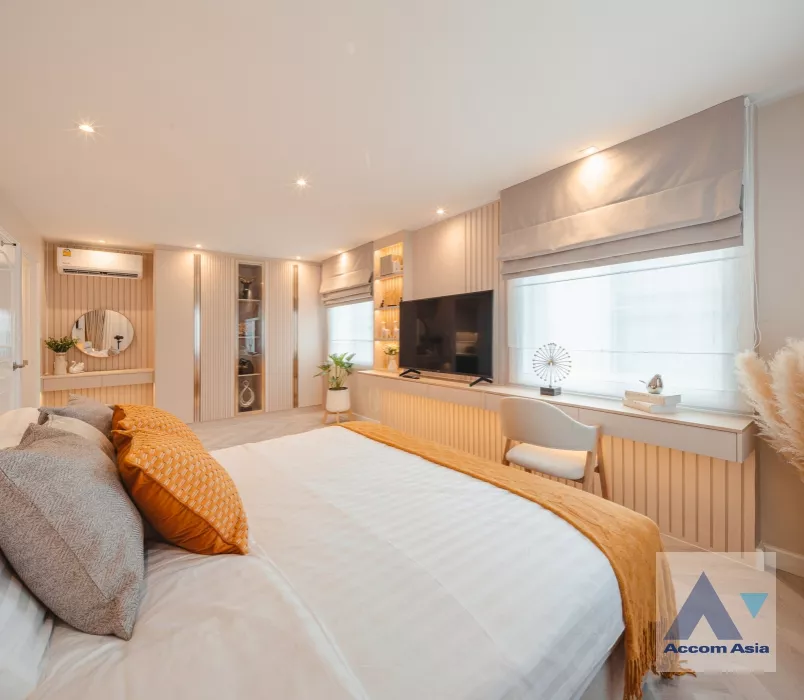 7  2 br Condominium for rent and sale in Sathorn ,Bangkok BTS Chong Nonsi - BRT Nararam 3 at Fortune Condo Town AA36382