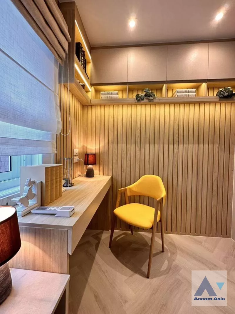 6  3 br Condominium For Rent in Sathorn ,Bangkok BTS Chong Nonsi - BRT Nararam 3 at Fortune Condo Town AA36383