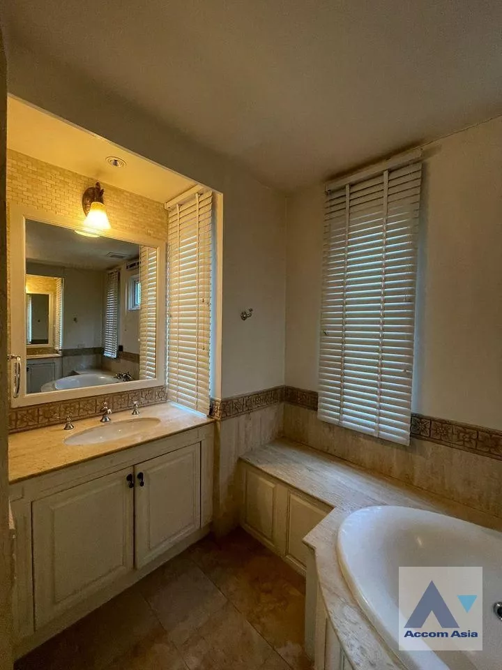 12  4 br House For Rent in Samutprakan ,Samutprakan  at Southern California AA36389