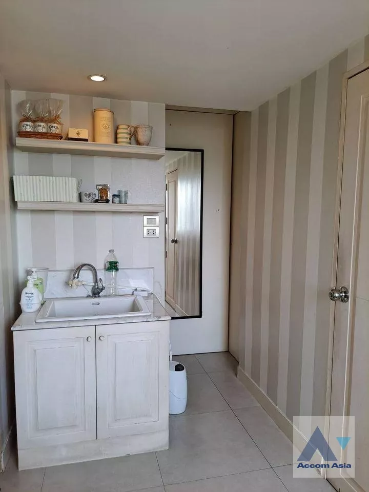 9  1 br Condominium for rent and sale in Rama 3 ,Bangkok BTS Surasak at Riverside Tower 1 AA36390