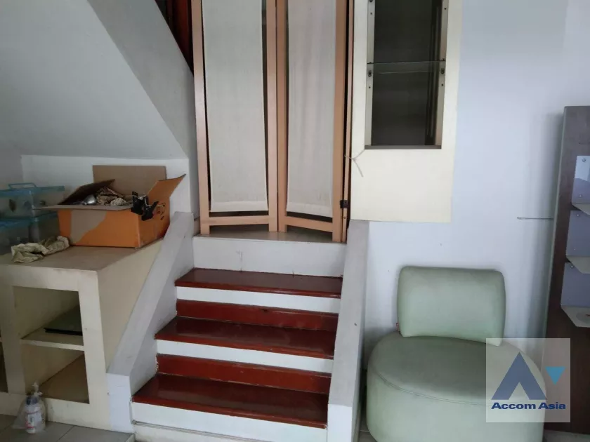  2  3 br House For Sale in Pattanakarn ,Bangkok ARL Hua Mak at House AA36391